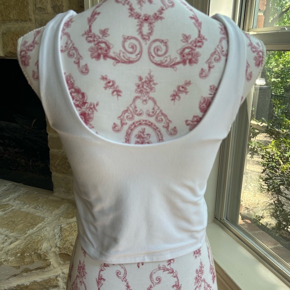 Abercrombie & Fitch White Soft A & F Collection Sleeveless Crop Top Size Small - Picture 2 of 2